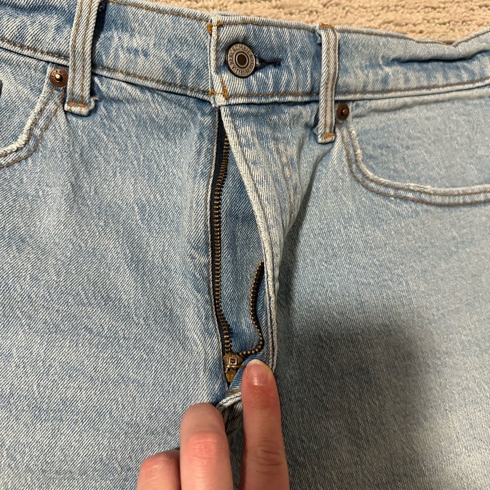 Abercrombie & Fitch Curve Love The Mom Short High Rise Jean Shorts - Picture 4 of 5
